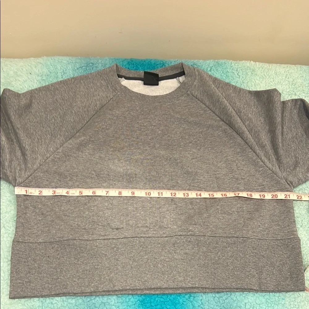 🔥NWOT Nike Dri-FIT Gray Sweatshirt🔥